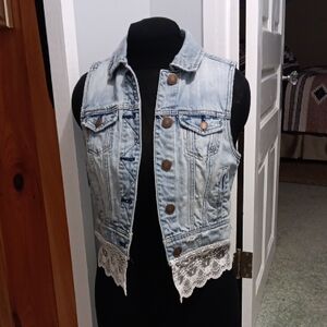 American Eagle Outfitters Blue and White Denim Vest